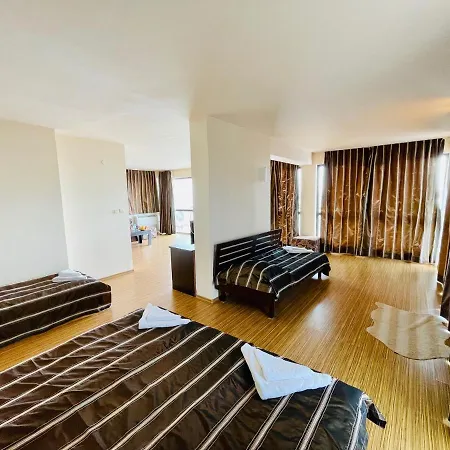 Hotell At The American's Pomorie