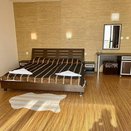 Hotell At The American's Pomorie