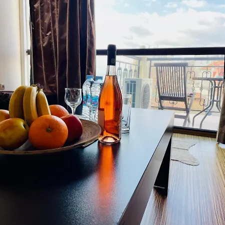 At The American's Hotell Pomorie