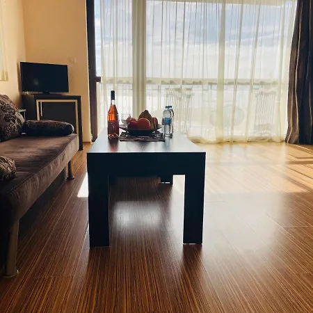 At The American's Hotell Pomorie