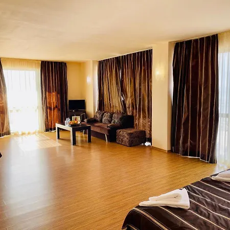 At The American's Hotell Pomorie