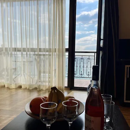 At The American's Hotel 3*