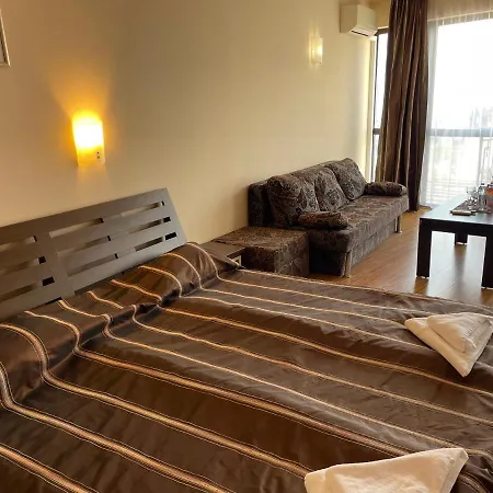 Hotel At The American's 3*