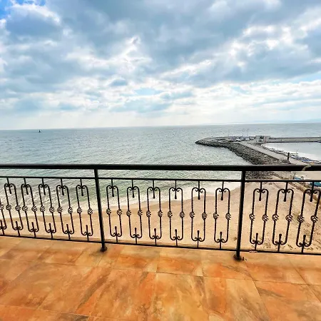 Hotel At The American's