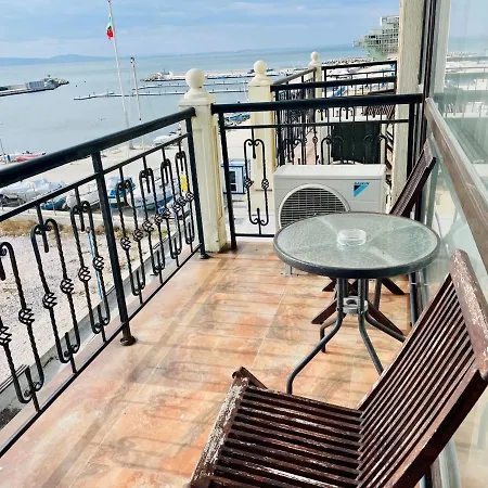 Hotell The American Pomorie