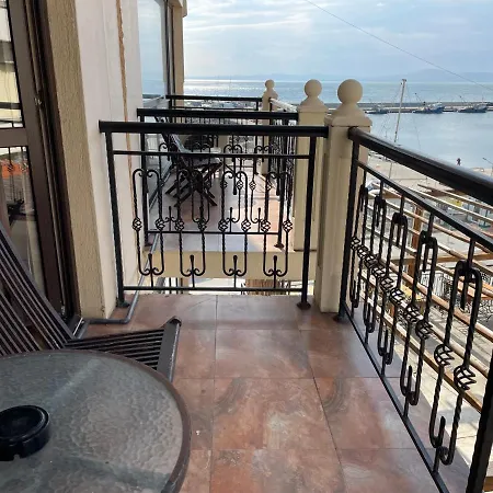 At The American's Hotel 3*