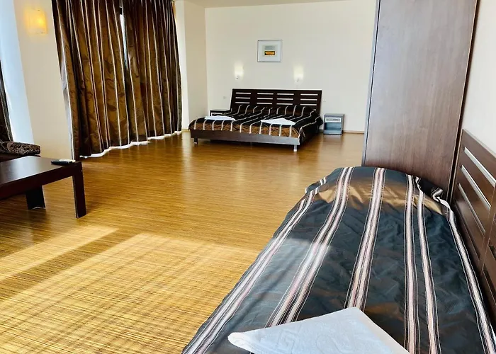 At The American's Otel 3*