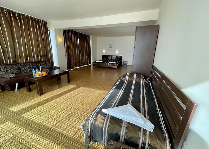 The American Hotel 3*
