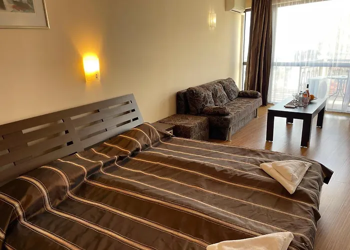 Otel At The American's 3*