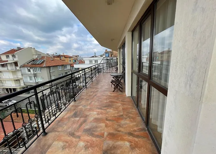 At The American's Otel 3*