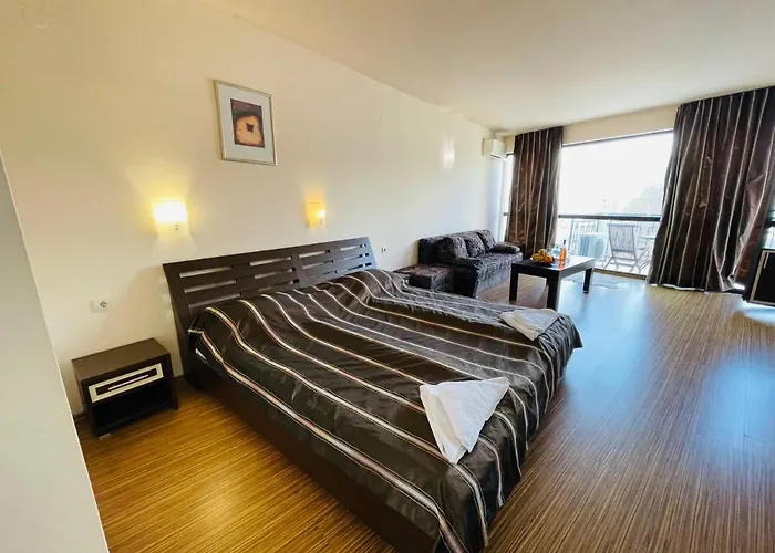 At The American's Otel Ahyolu