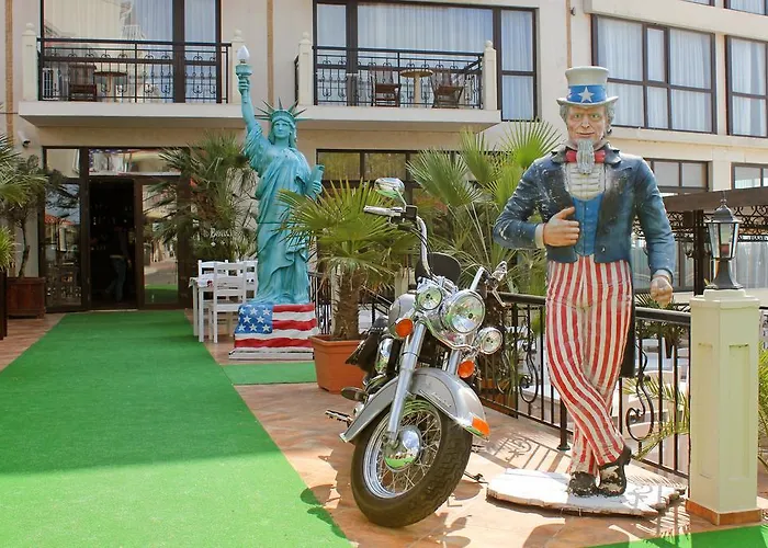 Otel At The American's