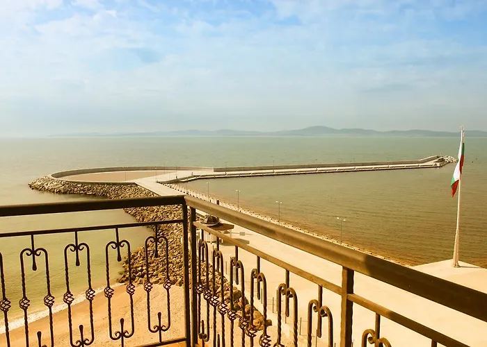 Otel At The American's 3*