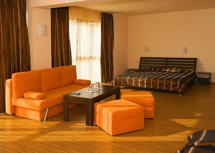 Otel At The American's 3*